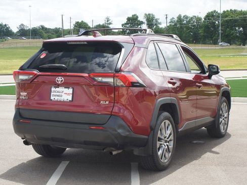 Used 2023 Toyota RAV4 XLE Premium FWD image 19