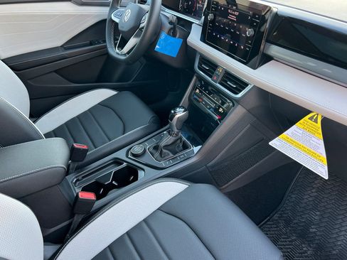 New 2026 Volkswagen Taos SEL AWD/4WD image 16