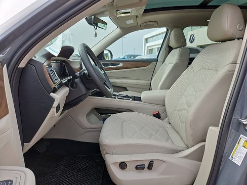 New 2026 Volkswagen Atlas SE image 11