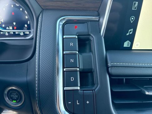 Certified 2023 Chevrolet Tahoe Premier AWD/4WD image 13