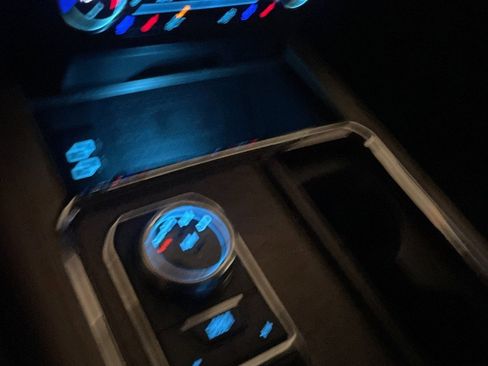 Used 2019 Ford Expedition Limited image 11