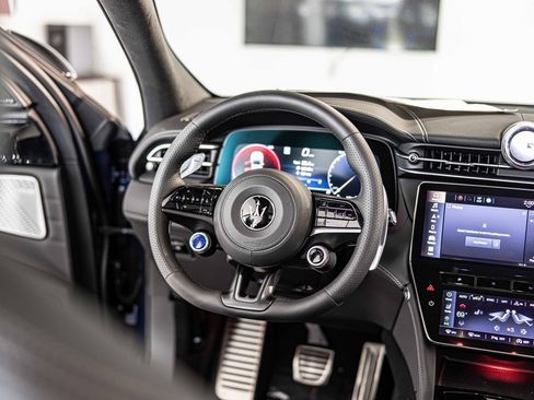 New 2025 Maserati Grecale Modena image 36