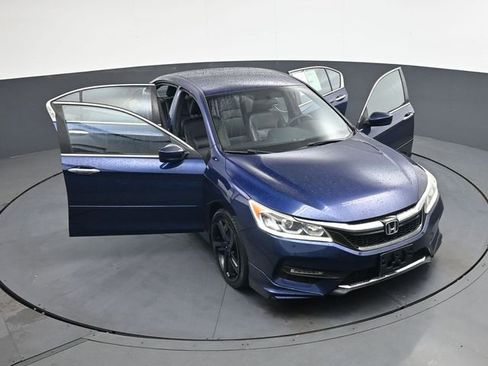 Used 2017 Honda Accord Sport Special Edition image 37