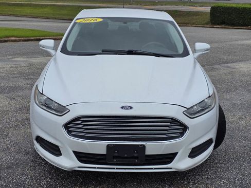 Used 2016 Ford Fusion SE FWD image 3