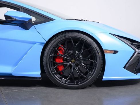 Used 2024 Lamborghini Revuelto image 16
