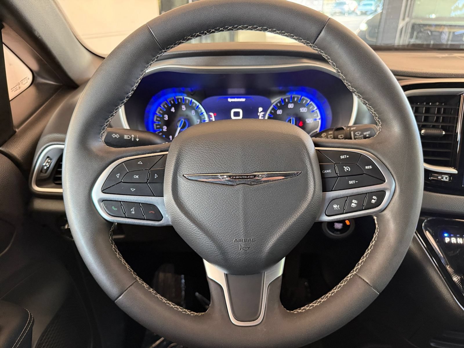 Used 2025 Chrysler Pacifica Select FWD image 29