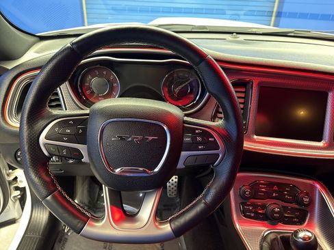 Used 2016 Dodge Challenger SRT Hellcat RWD image 14