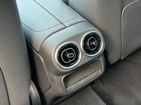 Certified 2025 Mercedes-Benz GLC 300 4MATIC image 14