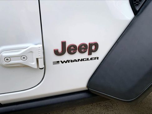 Used 2023 Jeep Wrangler Unlimited Rubicon AWD/4WD image 29