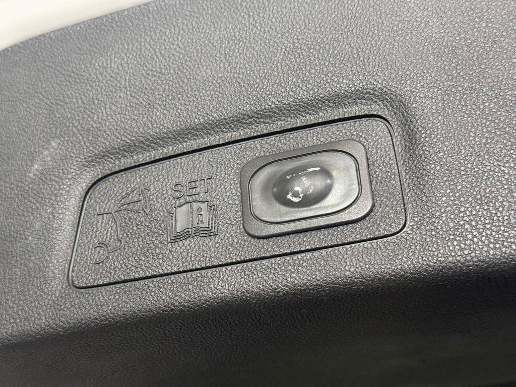 Used 2017 Lincoln MKC Premiere FWD image 34