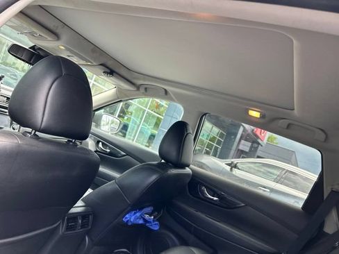 Used 2017 Nissan Rogue SL w/ SL Premium Package FWD image 21