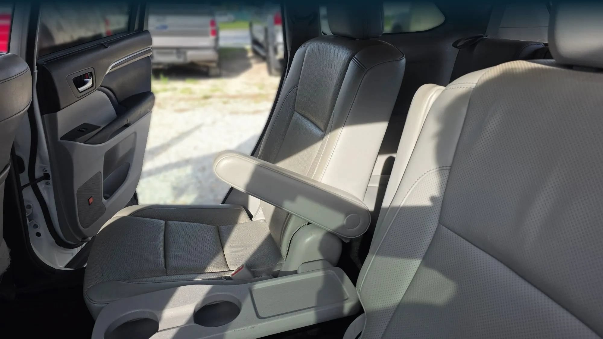 Used 2016 Toyota Highlander Limited FWD image 31