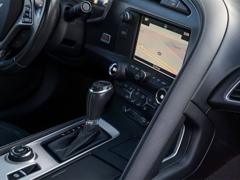 Used 2017 Chevrolet Corvette Stingray Coupe w/ Carbon Flash Badge Package image 32