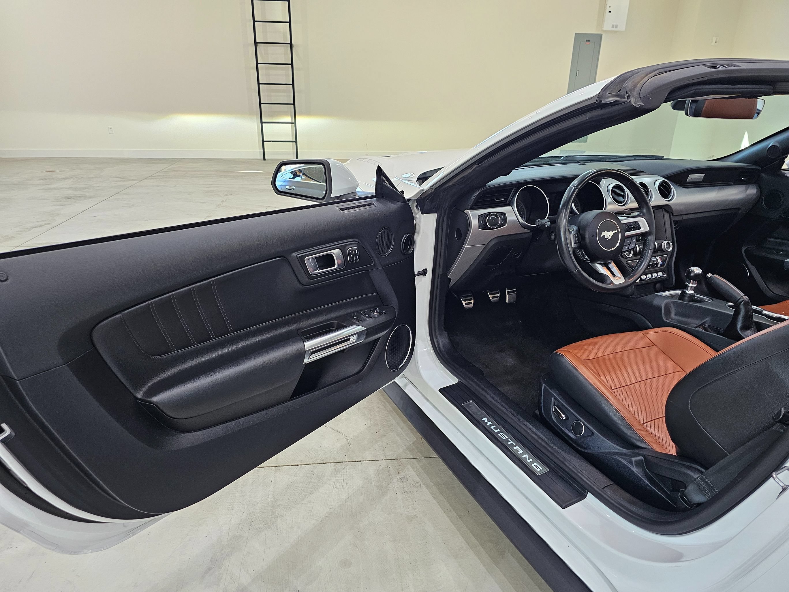 Used 2018 Ford Mustang GT Premium w/ Safe & Smart Package RWD image 19