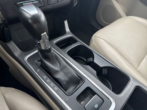 Used 2017 Ford Escape Titanium image 25