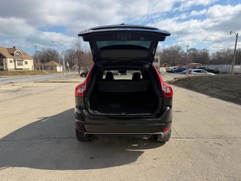 Used 2016 Volvo XC60 T6 R-Design Platinum image 8