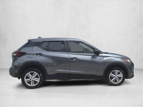 Used 2023 Nissan Kicks S FWD image 4