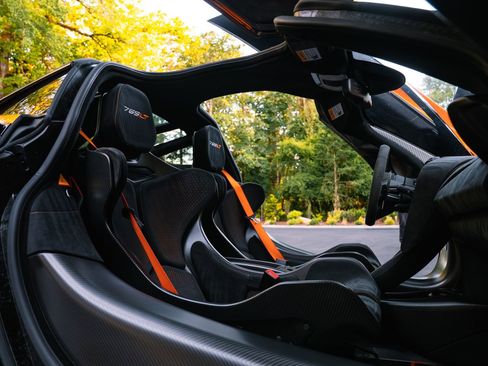 Used 2021 McLaren 765LT RWD image 18