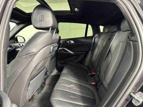 Used 2022 BMW X6 xDrive40i w/ Climate Comfort Package image 23