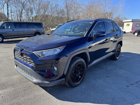 Used 2021 Toyota RAV4 XLE image 18