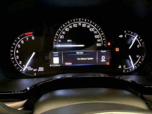 Used 2018 Cadillac XT5 Luxury w/ Driver Awareness Package image 20