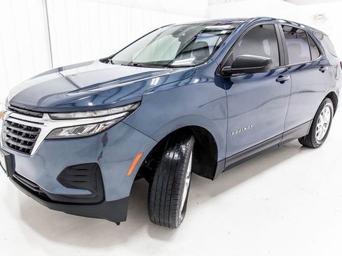 Used 2024 Chevrolet Equinox LS image 2