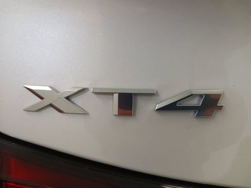Certified 2022 Cadillac XT4 Luxury w/ Cold Weather Package AWD/4WD image 26