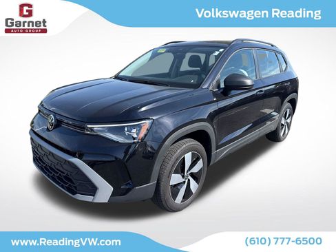 Used 2025 Volkswagen Taos S AWD/4WD image 1