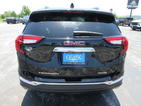 Certified 2024 GMC Terrain SLT AWD/4WD image 4