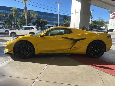 Used 2025 Chevrolet Corvette Z06 w/ Z07 Performance Package image 2