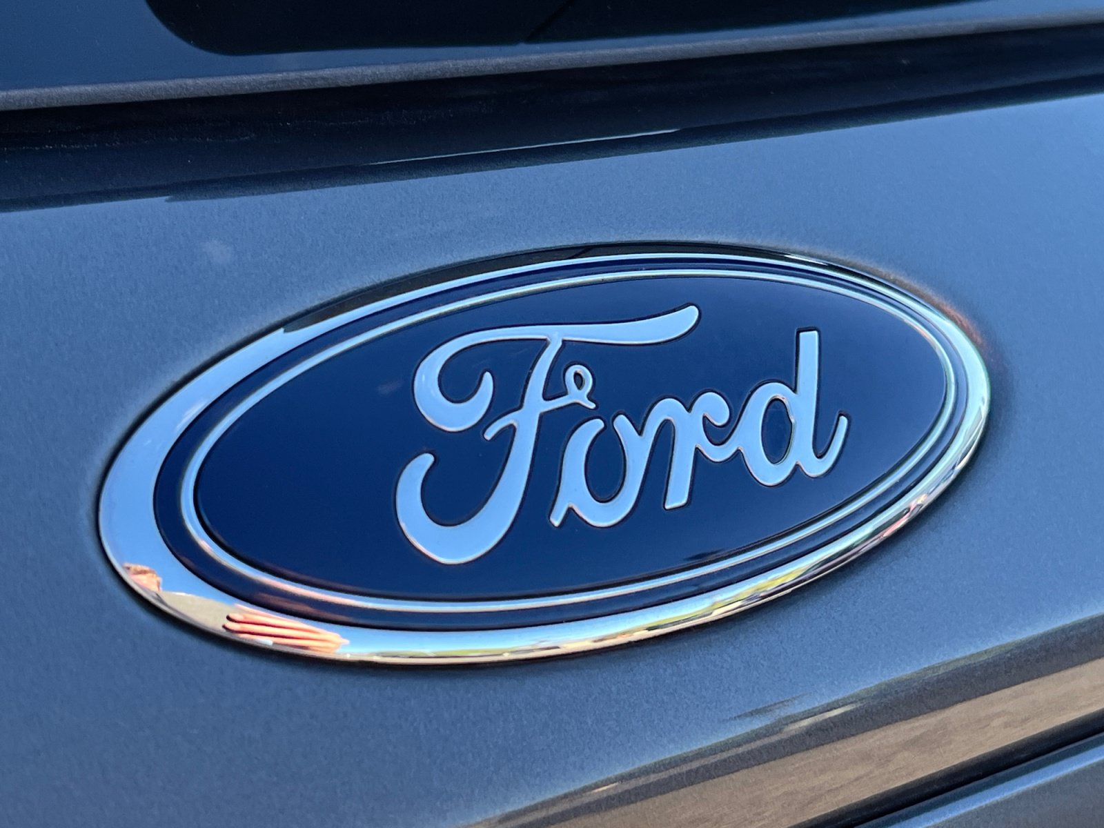 Used 2023 Ford Explorer XLT w/ Equipment Group 202A RWD image 32