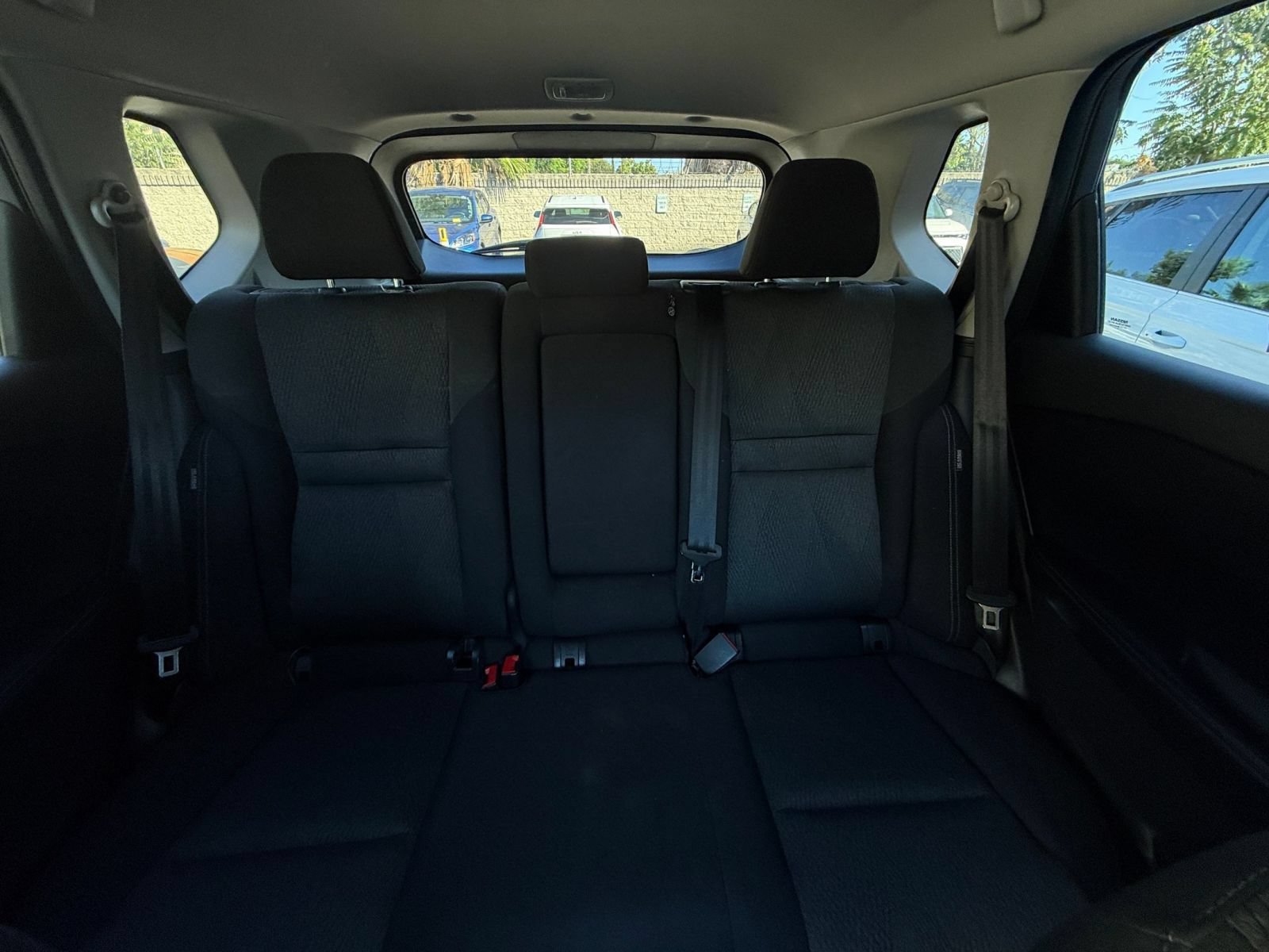 Used 2025 Nissan Rogue SV FWD image 39