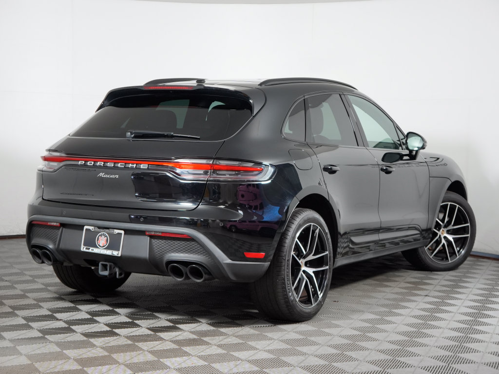 Certified 2025 Porsche Macan w/ Premium Package Plus AWD/4WD image 7