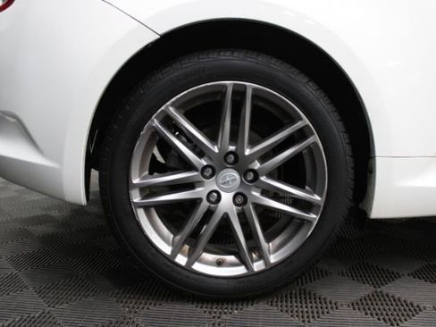 Used 2011 Scion tC Sports Coupe 6-Spd AT image 5