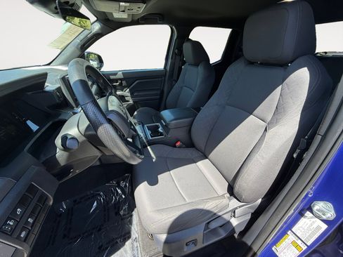 Used 2025 Toyota Tacoma SR5 image 10