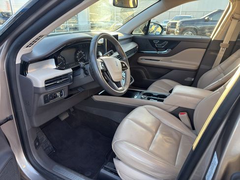 Used 2020 Lincoln Corsair FWD w/ Premium Package image 2