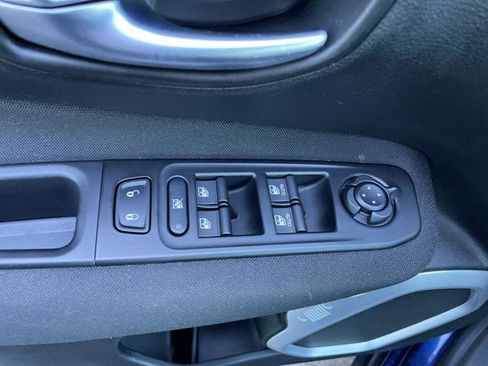 Used 2021 Jeep Renegade Latitude image 15