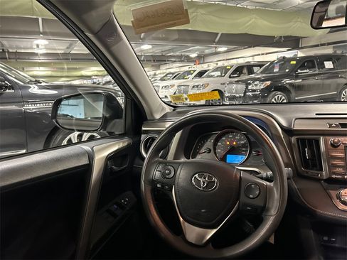 Used 2015 Toyota RAV4 XLE image 24