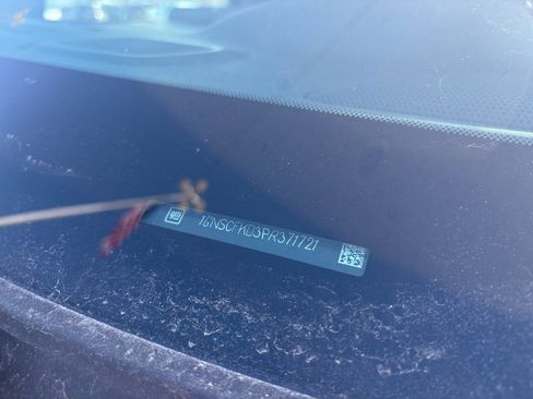 Used 2023 Chevrolet Suburban Premier image 9