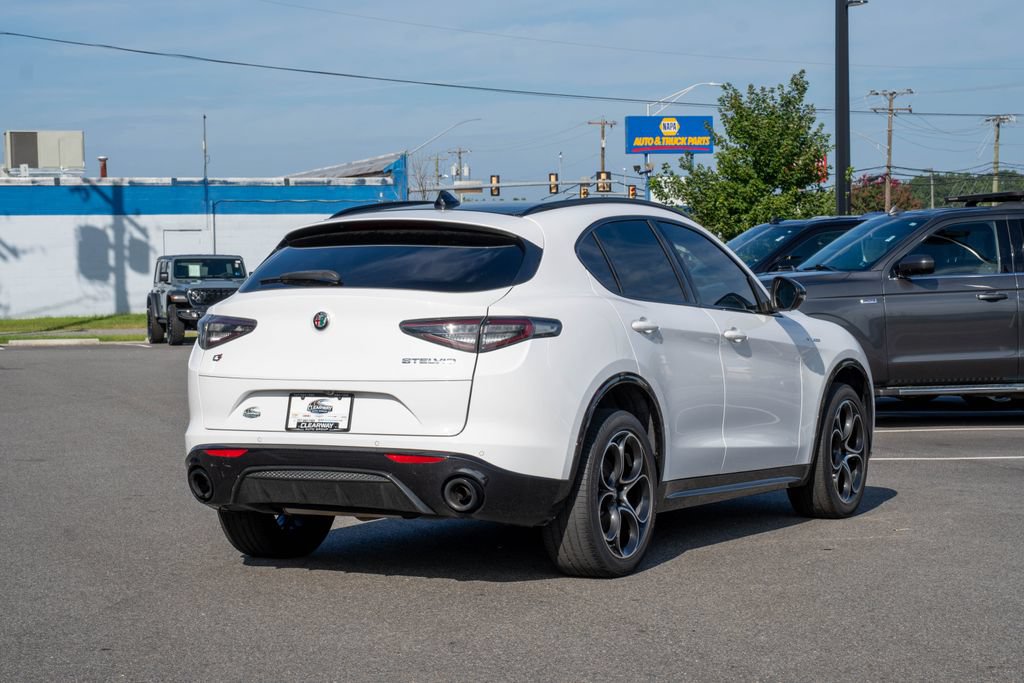 Used 2024 Alfa Romeo Stelvio Veloce AWD/4WD image 6