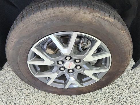 Used 2022 GMC Acadia SLE FWD image 31