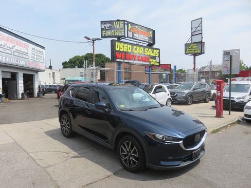 Used 2018 MAZDA CX-5 Touring w/ Preferred Equipment Package AWD/4WD image 3