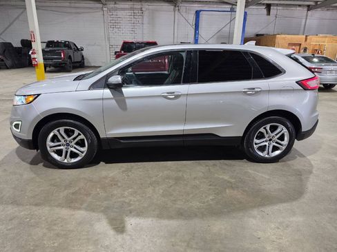 Used 2018 Ford Edge Titanium w/ Equipment Group 301A FWD image 4