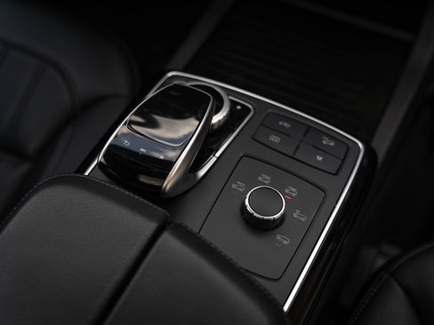 Used 2018 Mercedes-Benz GLS 450 4MATIC image 28