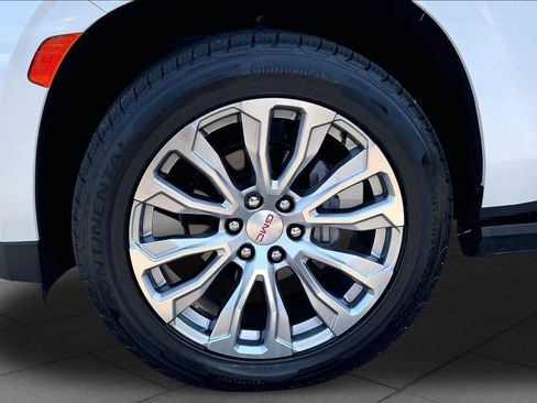 Used 2023 GMC Yukon XL Denali w/ Max Trailering Package AWD/4WD image 9