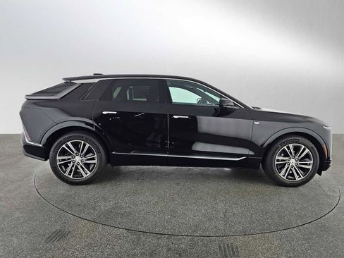 New 2026 Cadillac Lyriq Luxury image 2