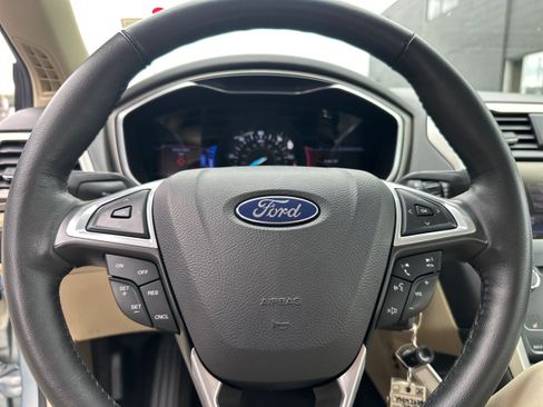 Used 2013 Ford Fusion SE FWD image 18