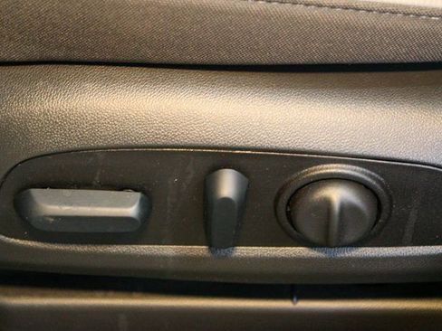 Used 2025 Chevrolet TrailBlazer LT w/ Convenience Package image 19