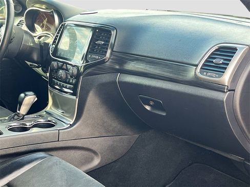 Used 2021 Jeep Grand Cherokee Laredo X image 30