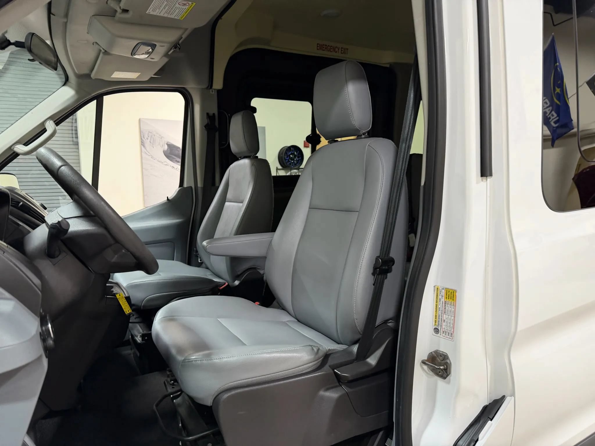 Used 2015 Ford Transit 250 148 Medium Roof RWD image 34